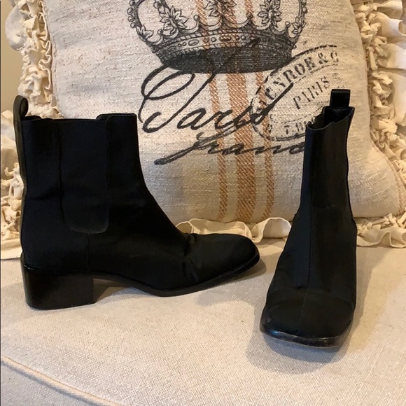 GUCCI Short Black Boots - Picture 1 of 4
